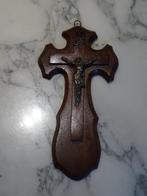 Cruicifix ancien en bois et laiton +- 1895, Antiquités & Art, Antiquités | Objets religieux, Enlèvement ou Envoi