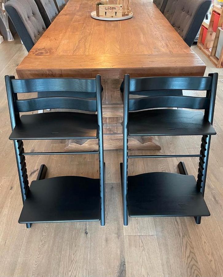 2 zwarte tripp trapp meegroeistoelen stokke perfecte staat, Kinderen en Baby's, Kinderstoelen, Nieuw, Meegroeistoel, Aanschuifbaar