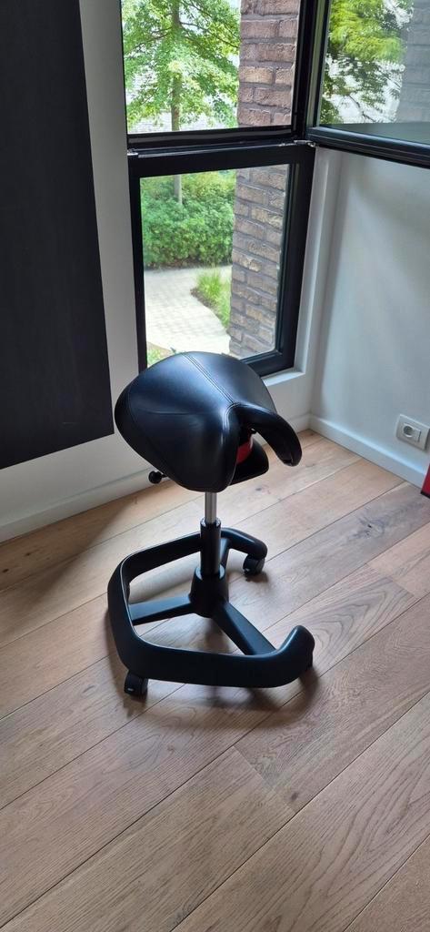 Ergonomische zadelstoel, Huis en Inrichting, Bureaustoelen, Zo goed als nieuw, Ophalen