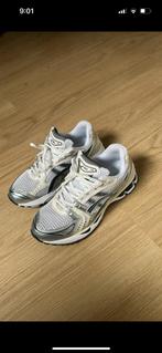 Asics Gel kyano, Kleding | Heren, Schoenen, Wit, Ophalen of Verzenden, Sneakers, Gedragen