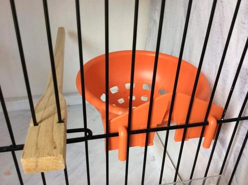 Kunststof nest oranje met haken 12cm, Dieren en Toebehoren, Vogels | Hokken en Kooien, Kunststof, Ophalen