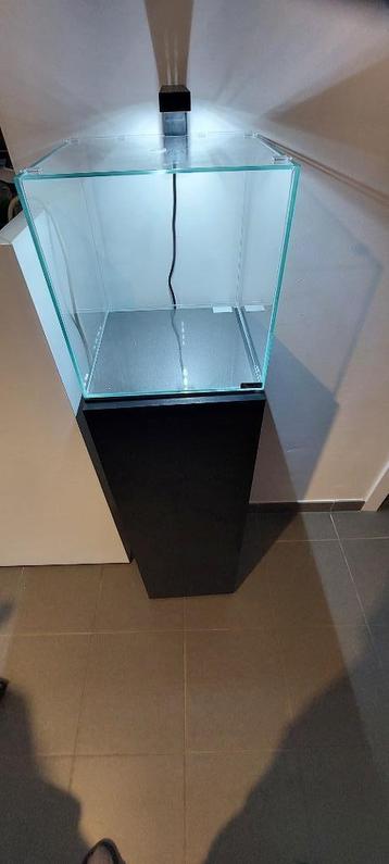 aquarium Aquatlantis + meuble colonne noir 