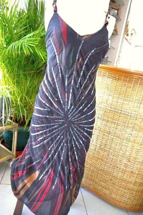 chic uitstralend uniek sierlijke jurk, Kleding | Dames, Jurken, Gedragen, Maat 36 (S), Overige kleuren, Onder de knie, Ophalen of Verzenden