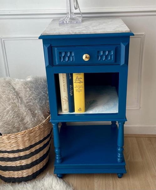 Vintage nachtkastje met marmeren blad, Huis en Inrichting, Slaapkamer | Nachtkastjes, Zo goed als nieuw, Ophalen of Verzenden