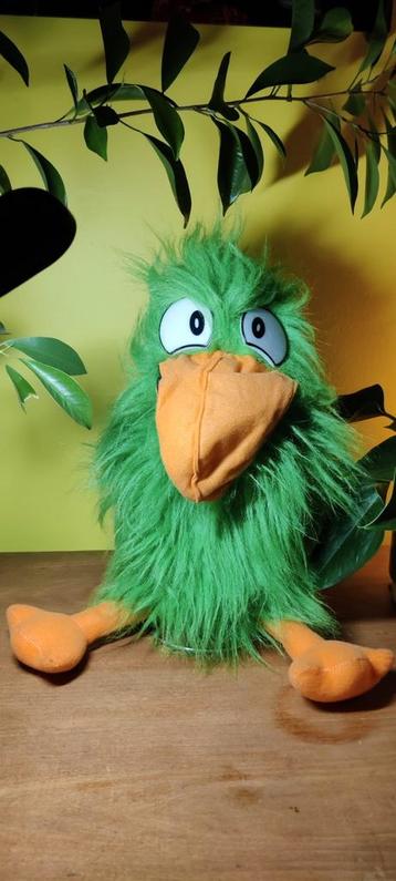 Handpop vogel beschikbaar voor biedingen