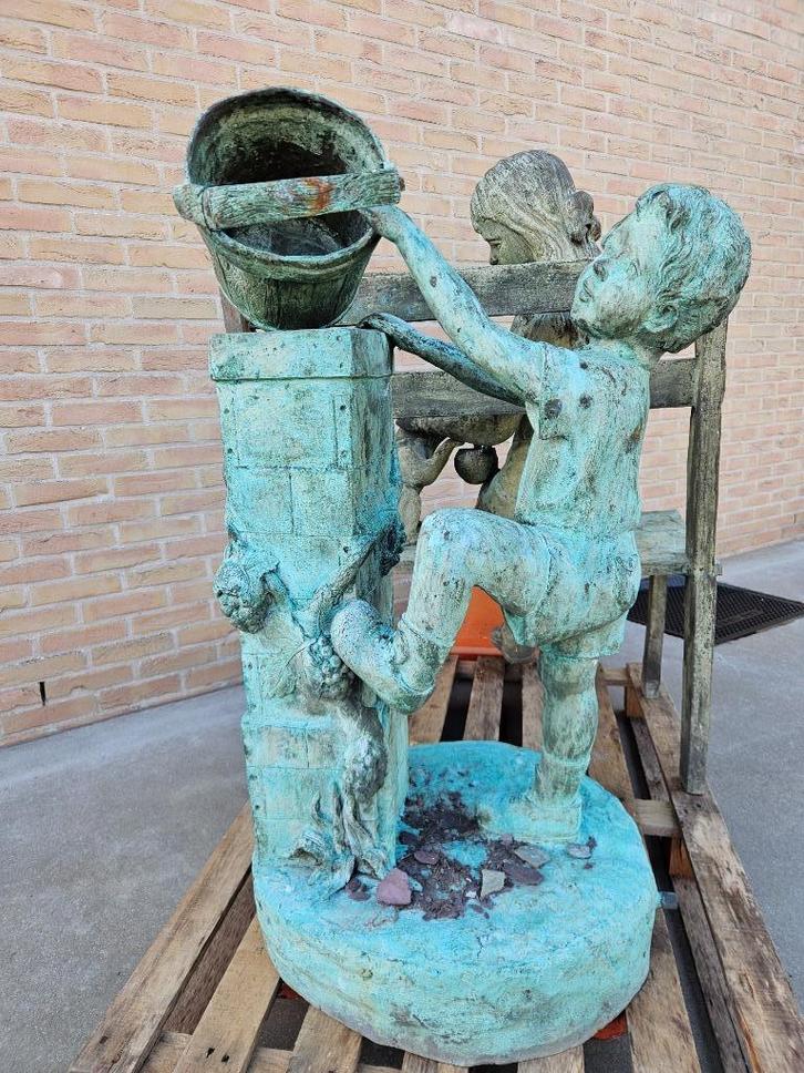 Zwaar brons jongen spelend met emmer water, meteen spotprijs, Tuin en Terras, Waterpartijen en Fonteinen, Zo goed als nieuw, Fontein