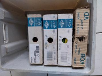 2 loten elek.draad 2,5mm2 en 2x 6mm2 en ge/gr 4mm2. beschikbaar voor biedingen