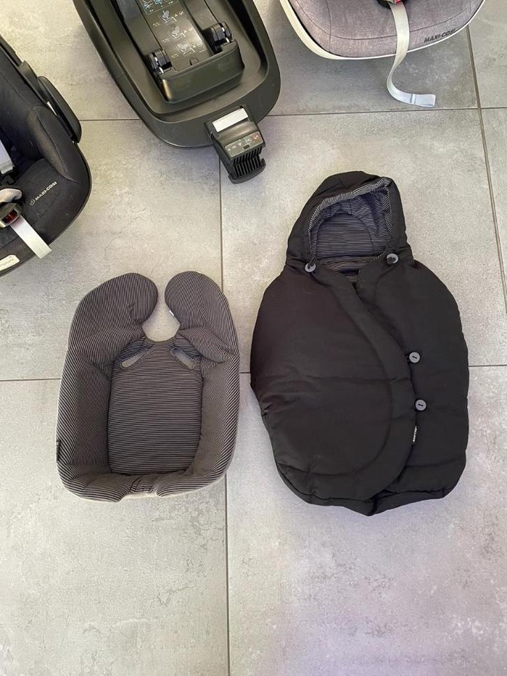 Maxi cosi Pebble plus + family fix + accessoires, Kinderen en Baby's, Autostoeltjes, Gebruikt, Maxi-Cosi, 0 t/m 13 kg, Isofix