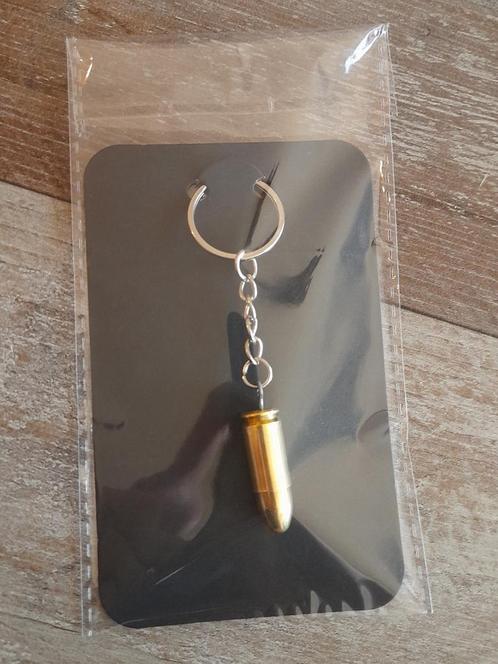 50 sleutelhangers 9mm (ONKLAAR / INERT / DEKO), Verzamelen, Militaria | Algemeen, Landmacht, Hulzen of Bodemvondsten, Verzenden