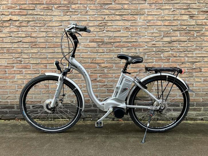 Flyer elektrische damesfiets in topstaat, Fietsen en Brommers, Elektrische fietsen, Ophalen
