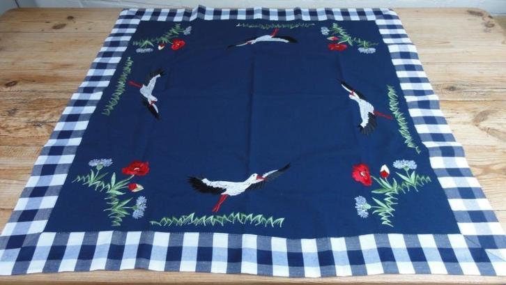 Tafelkleedje, Elzas, klaprozen, korenbloemen, ooievaars, Huis en Inrichting, Keuken | Textiel, Zo goed als nieuw, Tafelkleed of Tafelzeil