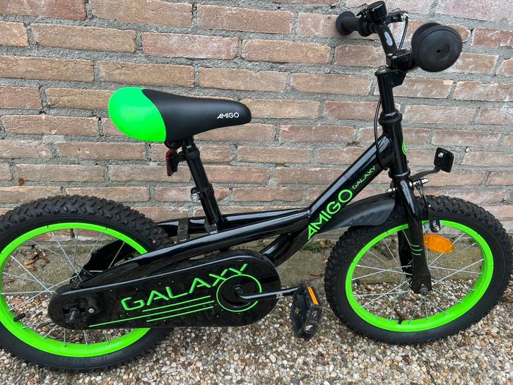 Amigo galaxy 16 inch kinderfiets, Fietsen en Brommers, Fietsen | Kinderfietsjes, Zo goed als nieuw, 16 tot 20 inch, Zijwieltjes