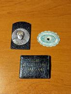 Vintage medaille en kledingstuk van broeder Mutien-Marie, Ophalen