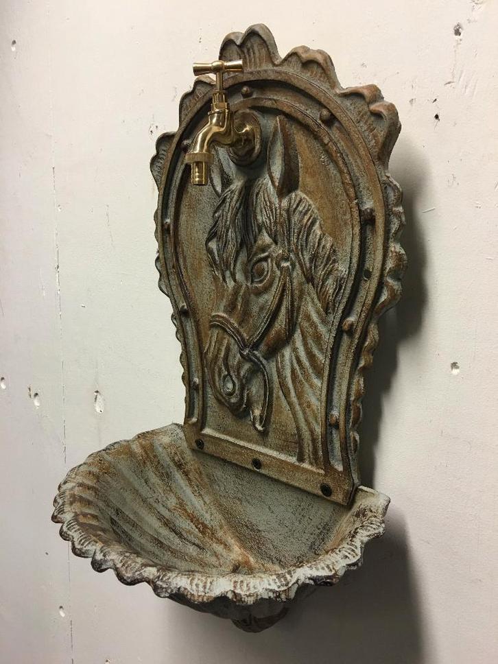 Évier mural avec une photo d'un cheval, en fonte, Jardin & Terrasse, Pièces d'eau & Fontaines, Fontaine, Fonte, Enlèvement ou Envoi