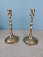 2 anciens bougeoirs en bronze, Ophalen
