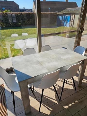 Eetkamer set – tafel met 6 stoelen beschikbaar voor biedingen