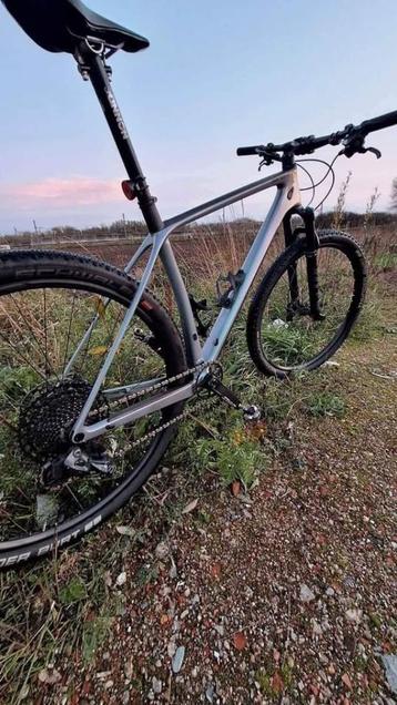 scott scale 910 AXS SRAM L beschikbaar voor biedingen