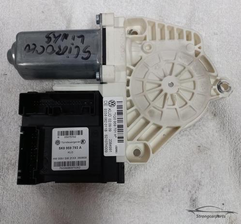 Volkswagen Scirocco raammotor links. 5K0959793A, Auto-onderdelen, Ruiten en Toebehoren, Volkswagen, Gebruikt, Ophalen of Verzenden