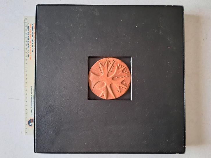 Kunstmap 't Getij 1974 12 etsen e.a., Antiek en Kunst, Kunst | Etsen en Gravures, Ophalen of Verzenden