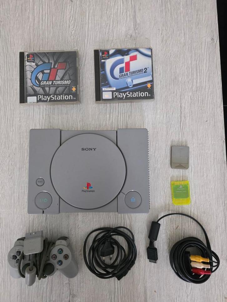 Playstation 1 + 2 spellen, Games en Spelcomputers, Spelcomputers | Sony PlayStation 1, Gebruikt, Met 2 controllers, Met games