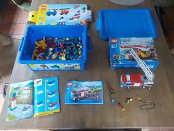 Kit de démarrage standard Lego 7793 et camion de pompiers Le