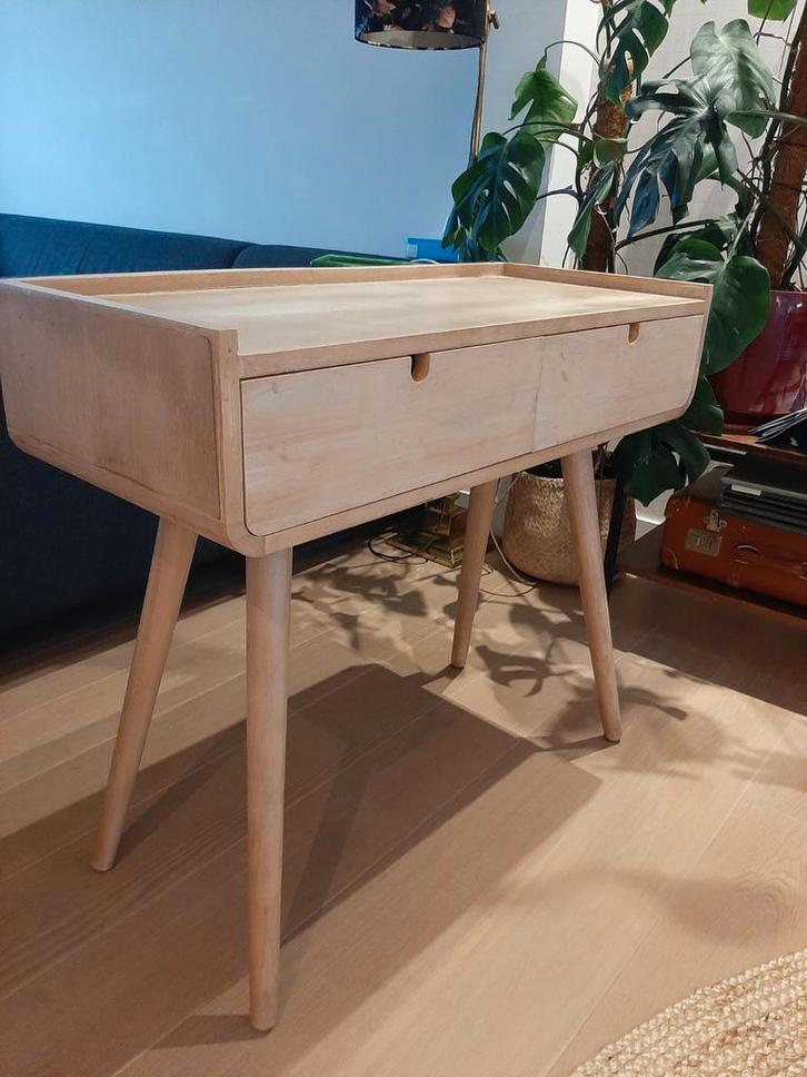 Bureau / Tafeltje, Huis en Inrichting, Bureaus, Zo goed als nieuw, Bureau, Ophalen