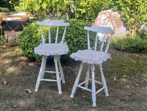 2 prachtige toog en bijzetstoelen, Huis en Inrichting, Stoelen, Zo goed als nieuw, Twee, Hout, Wit, Ophalen