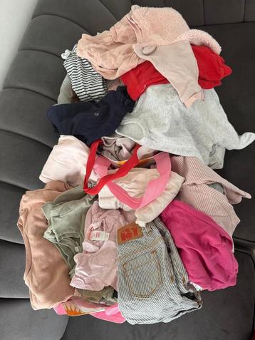Mooie merk baby kleding 68/74 2 tassen vol. beschikbaar voor biedingen