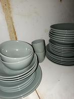 Set serviesgoed, Huis en Inrichting, Keramiek, Ophalen of Verzenden, Zo goed als nieuw, Bord(en)