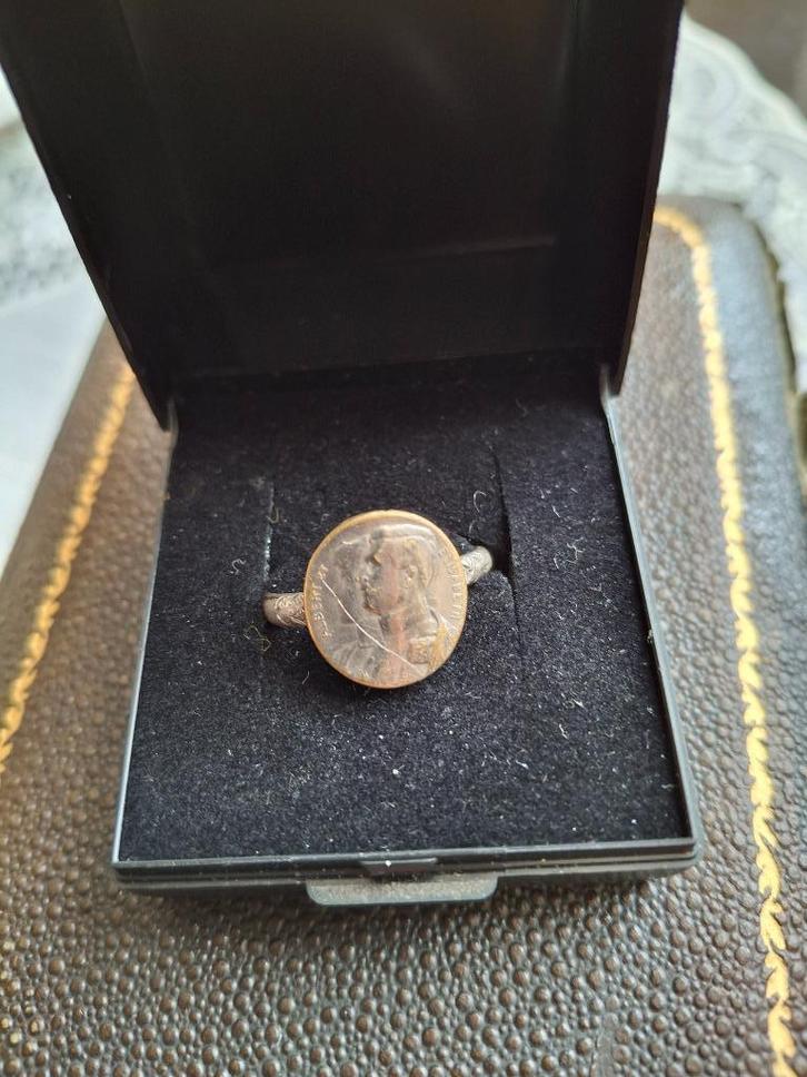 lot 2 zilveren ringen Koning Albert I, Verzamelen, Koningshuis en Royalty, Gebruikt, Overige typen, Verzenden