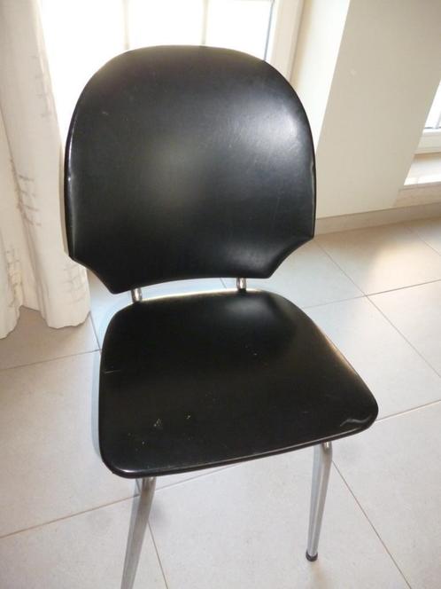Vintage sixties oude stoel in zwarte skay inox keukenstoel, Antiek en Kunst, Antiek | Meubels | Stoelen en Sofa's, Ophalen