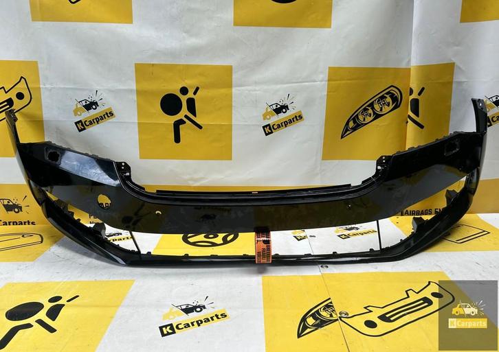 Skoda Super B Facelift Voorbumper 4xPDC KLS 8v0807221 bumper, Auto-onderdelen, Carrosserie, Bumper, Skoda, Voor, Gebruikt