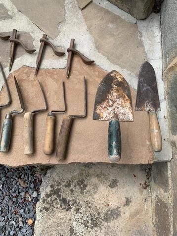 Outils pour de la maçonnerie  beschikbaar voor biedingen