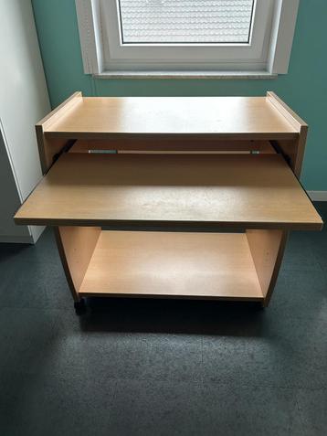 computermeubel beschikbaar voor biedingen