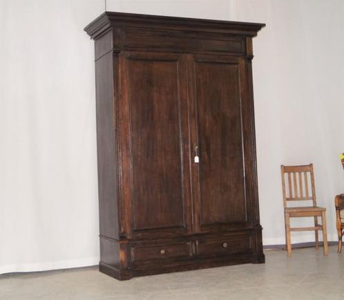 Grande armoire française ancienne en chêne massif foncé H 22, Antiquités & Art, Antiquités | Meubles | Armoires, Enlèvement