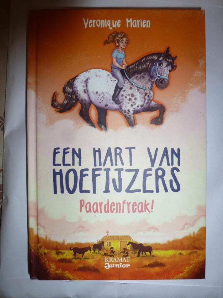 Een hart van hoefijzers  Paardenfreak !, Boeken, Kinderboeken | Jeugd | onder 10 jaar, Zo goed als nieuw, Fictie algemeen, Ophalen of Verzenden