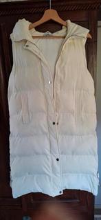 Beige lange bodywarmer met kap White Icy maat M € 18, Enlèvement ou Envoi, Comme neuf, Taille 38/40 (M), Beige