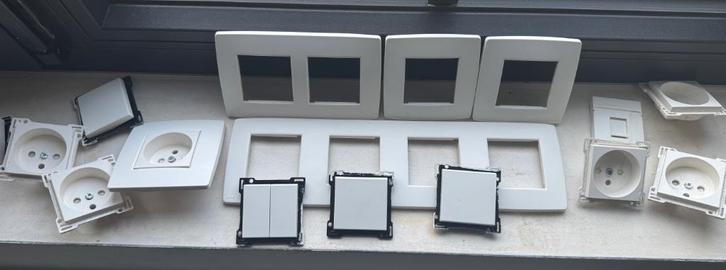 afwerkplaatjes elektriciteit Niko, Doe-het-zelf en Bouw, Elektriciteit en Kabels, Zo goed als nieuw, Overige typen, Ophalen