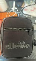 Ellesse boekentas, Handtassen en Accessoires, Toilettassen, Ophalen, Zo goed als nieuw, Zwart, Heer of Dame