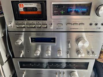 Pioneer vintage stereo met blauw display  beschikbaar voor biedingen