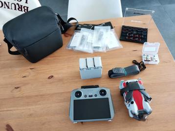 DJI mini 4 pro fly more combo + accessoires  beschikbaar voor biedingen