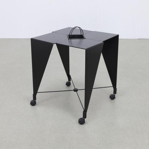 Bijzettafel op wielen Harlequin Errebi 1980s Memphis style, Huis en Inrichting, Tafels | Bijzettafels, Gebruikt, Vierkant, 45 tot 60 cm