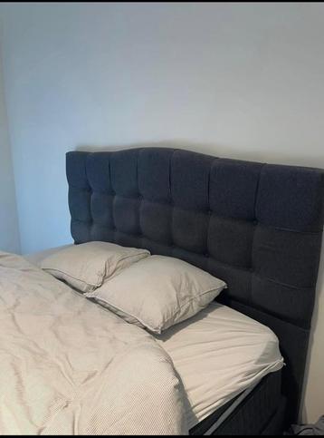 Lit complet utilisé 2 ans  beschikbaar voor biedingen