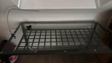 Tafel of bureau van metaal en glas, Huis en Inrichting, Ophalen, Zo goed als nieuw