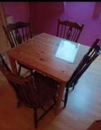 Table carrée 80x80 et 4 chaises en bois, Maison & Meubles, Enlèvement, Utilisé