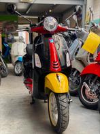 Vespa Primavera Mickey schuim dysney, Fietsen en Brommers, Nieuw