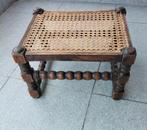 Tabouret / repose-pieds ancien en bois, Enlèvement, Utilisé, Bois