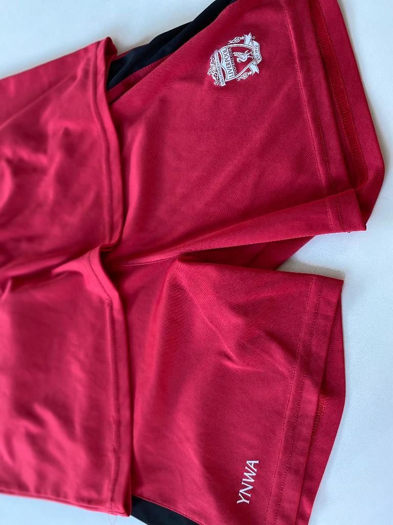 Voetbalset Liverpool 14 jaar, Sport en Fitness, Voetbal, Ophalen of Verzenden, Zo goed als nieuw, Set