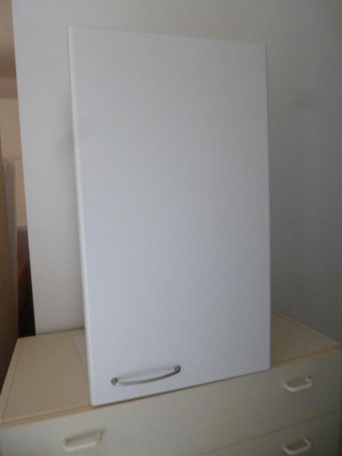 Degelijk wit hangkastje ikea, Huis en Inrichting, Keuken | Keukenelementen, Zo goed als nieuw, Minder dan 100 cm, Minder dan 50 cm