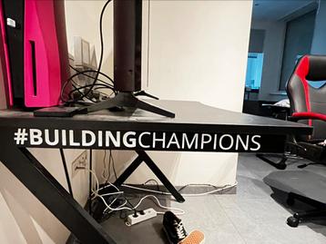 Trust GXT 711X Dominus Gaming Desk beschikbaar voor biedingen
